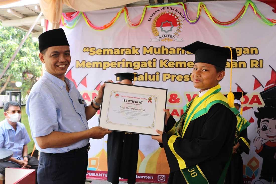 wisuda-tahfidz1-cover.jpg