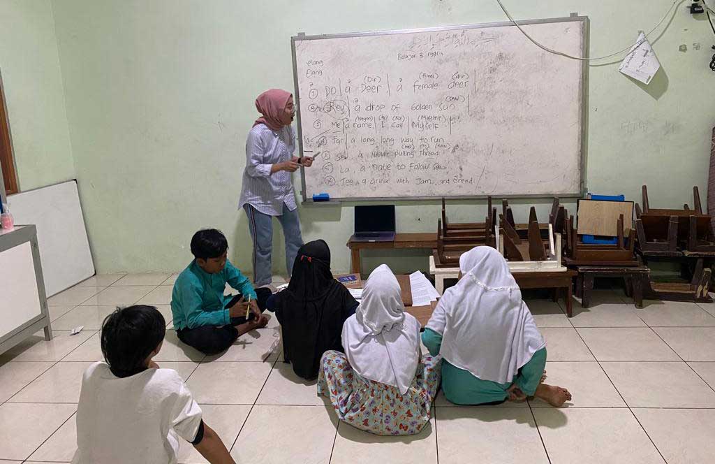 Bimbingan Belajar Anak Yatim Dhuafa