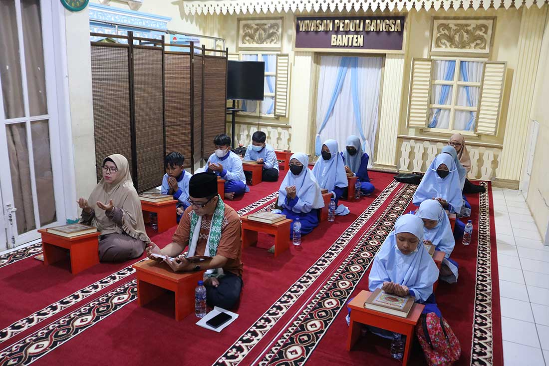 Doa Bersama dan Santuan Anak Yatim Dhuafa